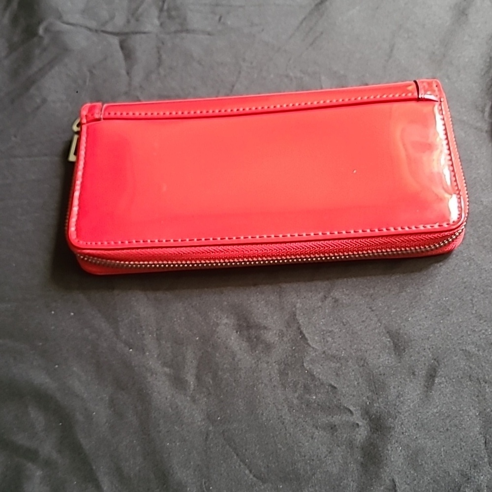 Guess Shiny Red Wallet with Logo - Picture 2 of 5